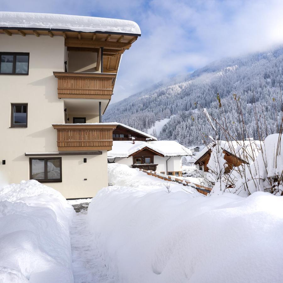 Berg' & Bluamen Appartements Stubai ノイシュティフト・イム・シュトゥーバイタール エクステリア 写真